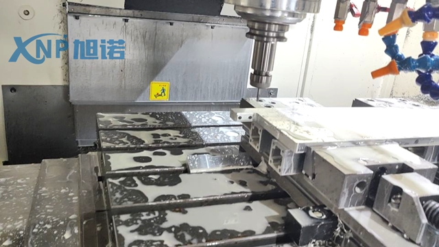 草莓社区网址的新地址用CNC精密機床加工好處.jpg